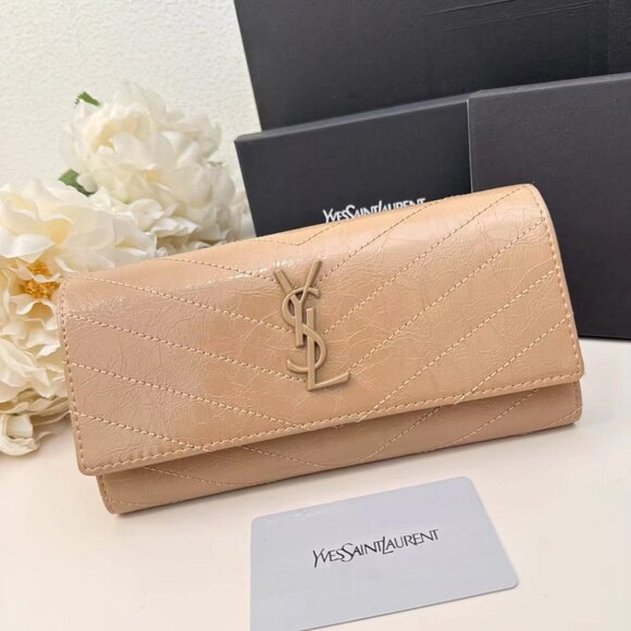 Yves Saint Laurent Chain Bags, Wallets - Picture 1 of 8